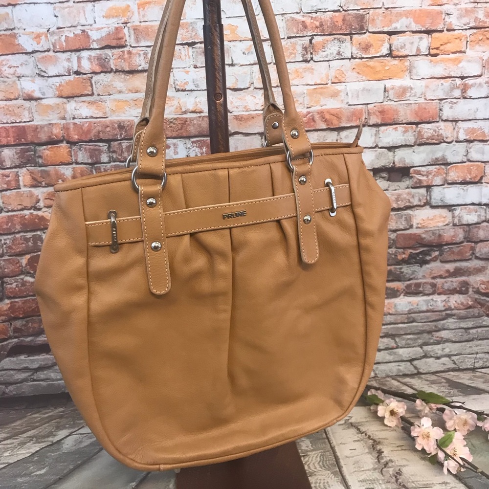 Prüne Bovine Tan Leather Argentina Purse